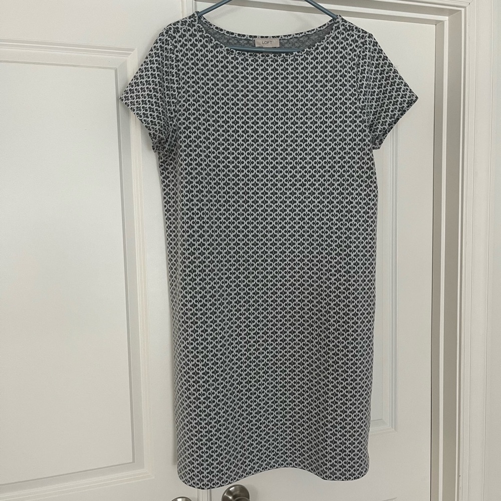 Loft Dress- gray/white pattern. Size L